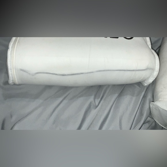 MZOIMZO BED PILLOWS 2 COOLING PILLOWS, SIDE,STOMACH,AND BACK SLEEPERS BRAND NEW - Picture 2 of 16